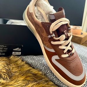 MEN COACH SHOES. Size 10.5 Designer Coach Kicks